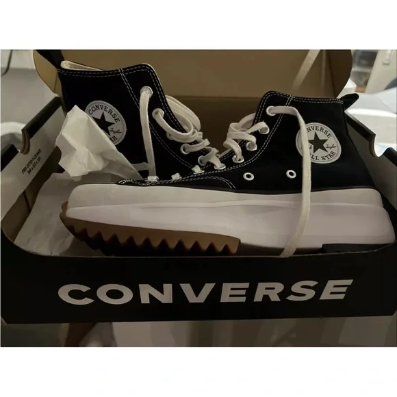 Worn Twice! Unisex converse run star Women’s 10.5/ Men’s 9 - Picture 6 of 6